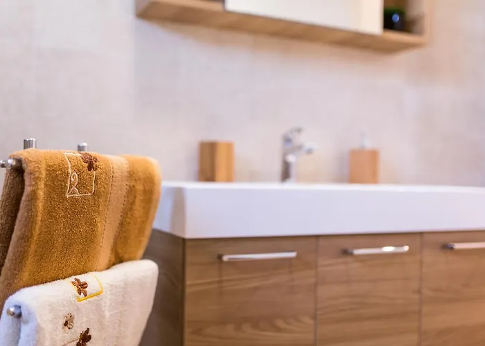 Waterfront Pia - Marija * מאלינסקה