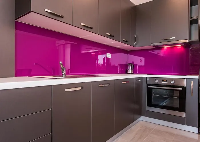 Waterfront Pia - Marija *