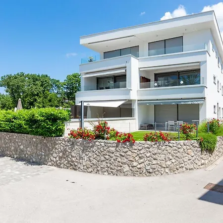 Apartment Waterfront Pia - Marija Malinska